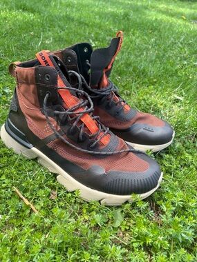 Sorel Men's Rust and Black Outdoor Boot with Cream Sole